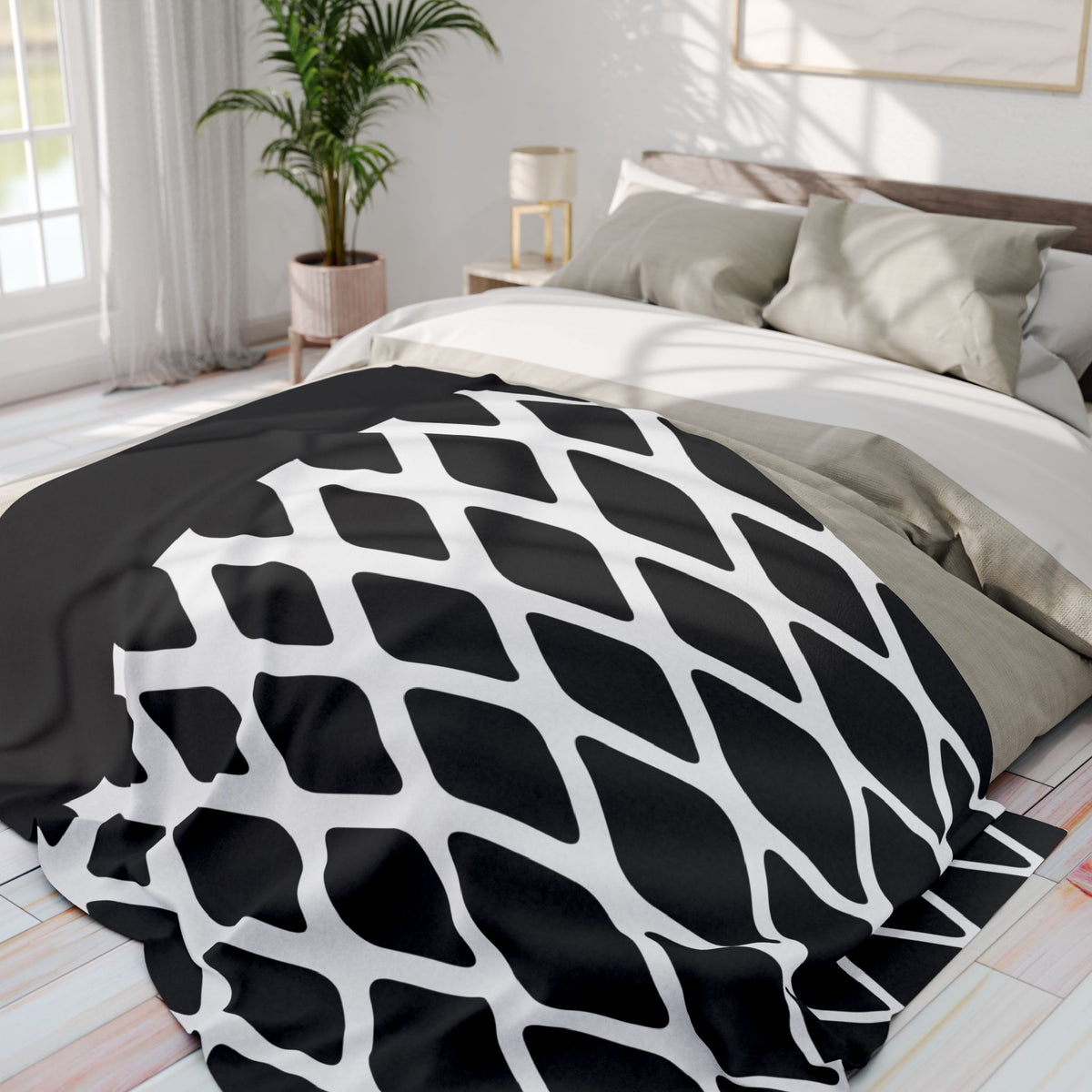 Arctic Fleece Blanket - Monochrome Geometric Diamond Pattern Cozy Throw